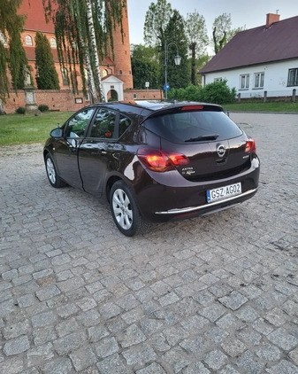 Opel Astra cena 31900 przebieg: 181000, rok produkcji 2015 z Szczecin małe 92